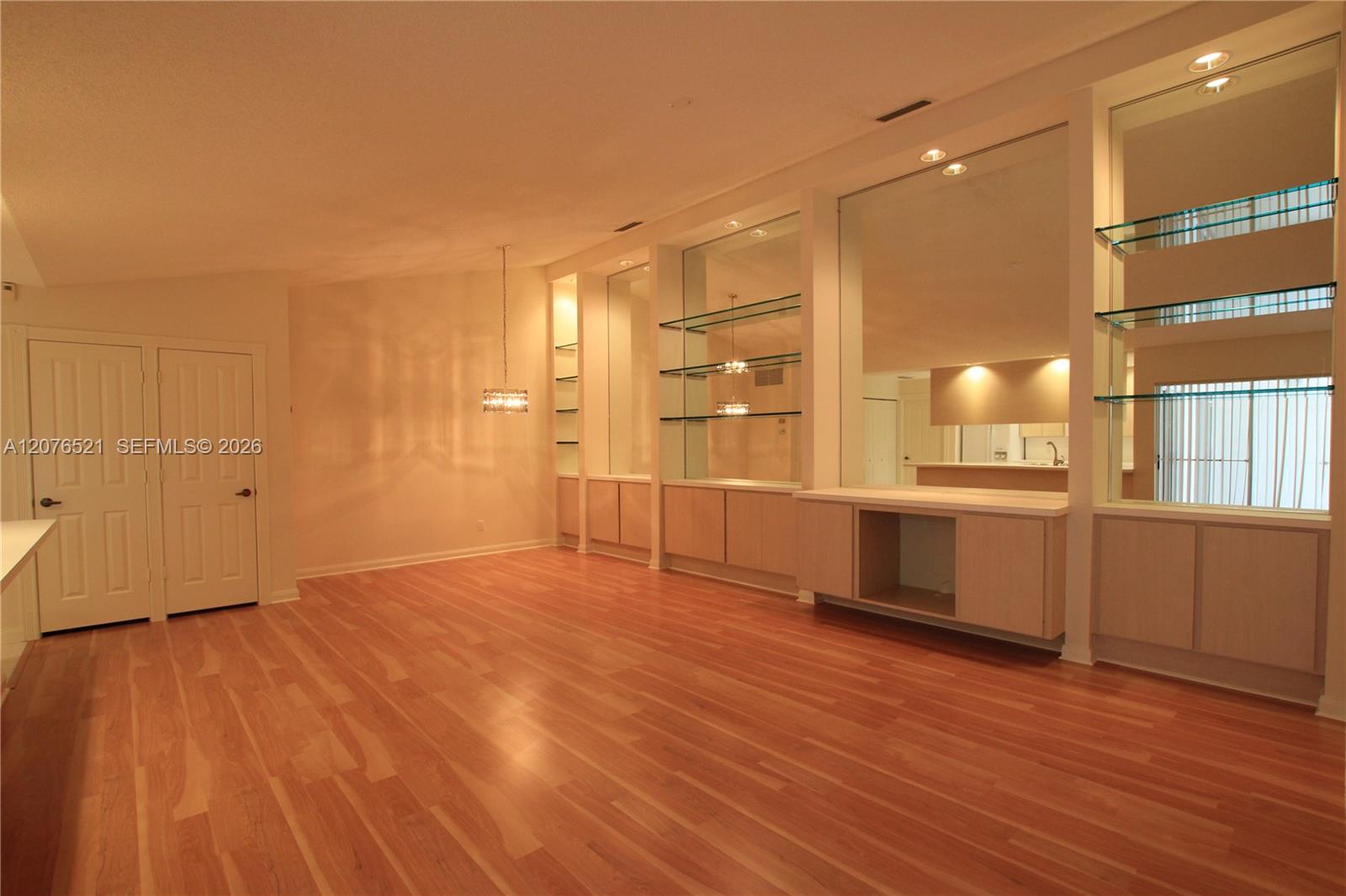 4802 Water Oak Ct — Photo 2