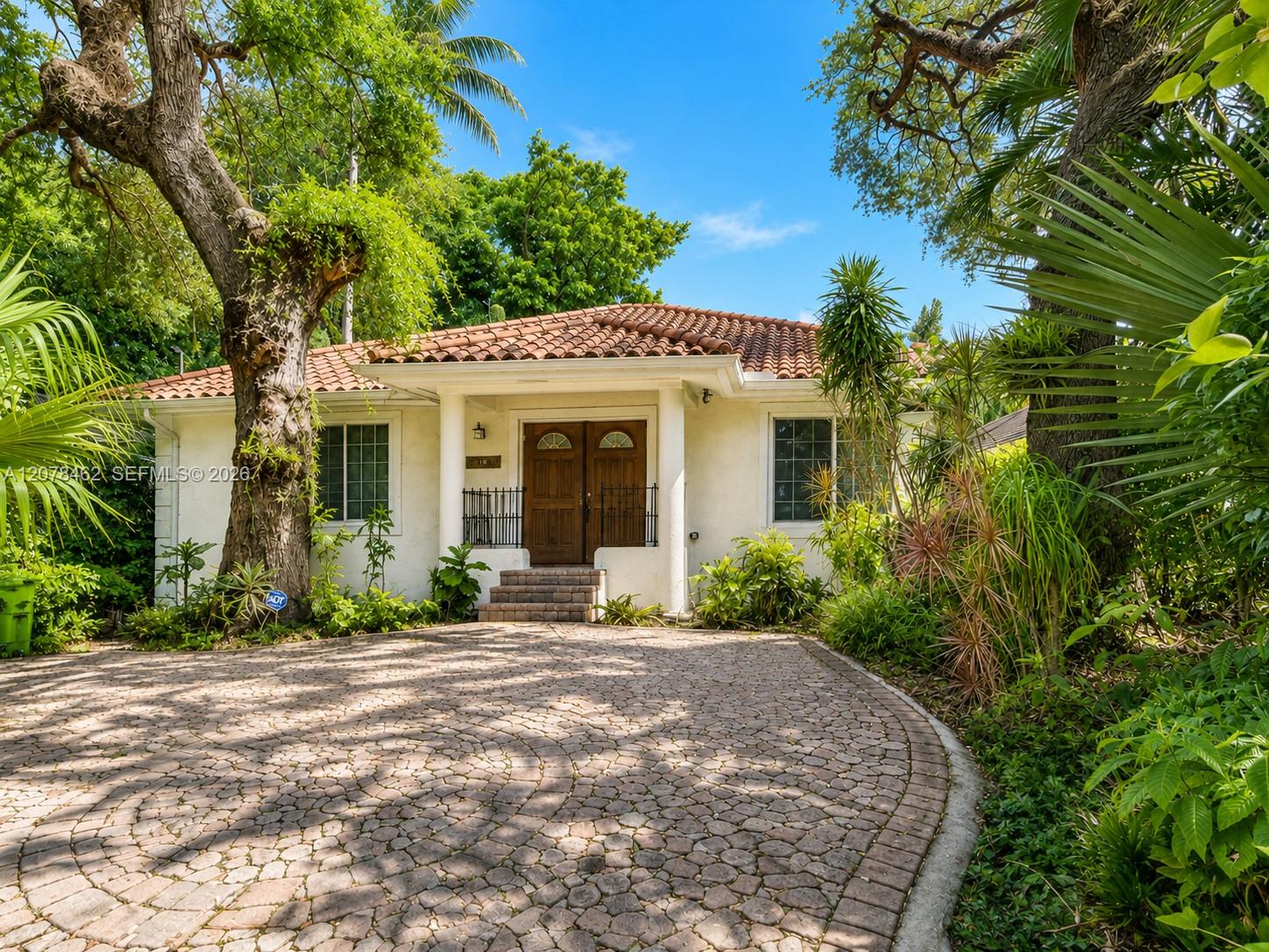 250 NE 87th St, El Portal FL 33138