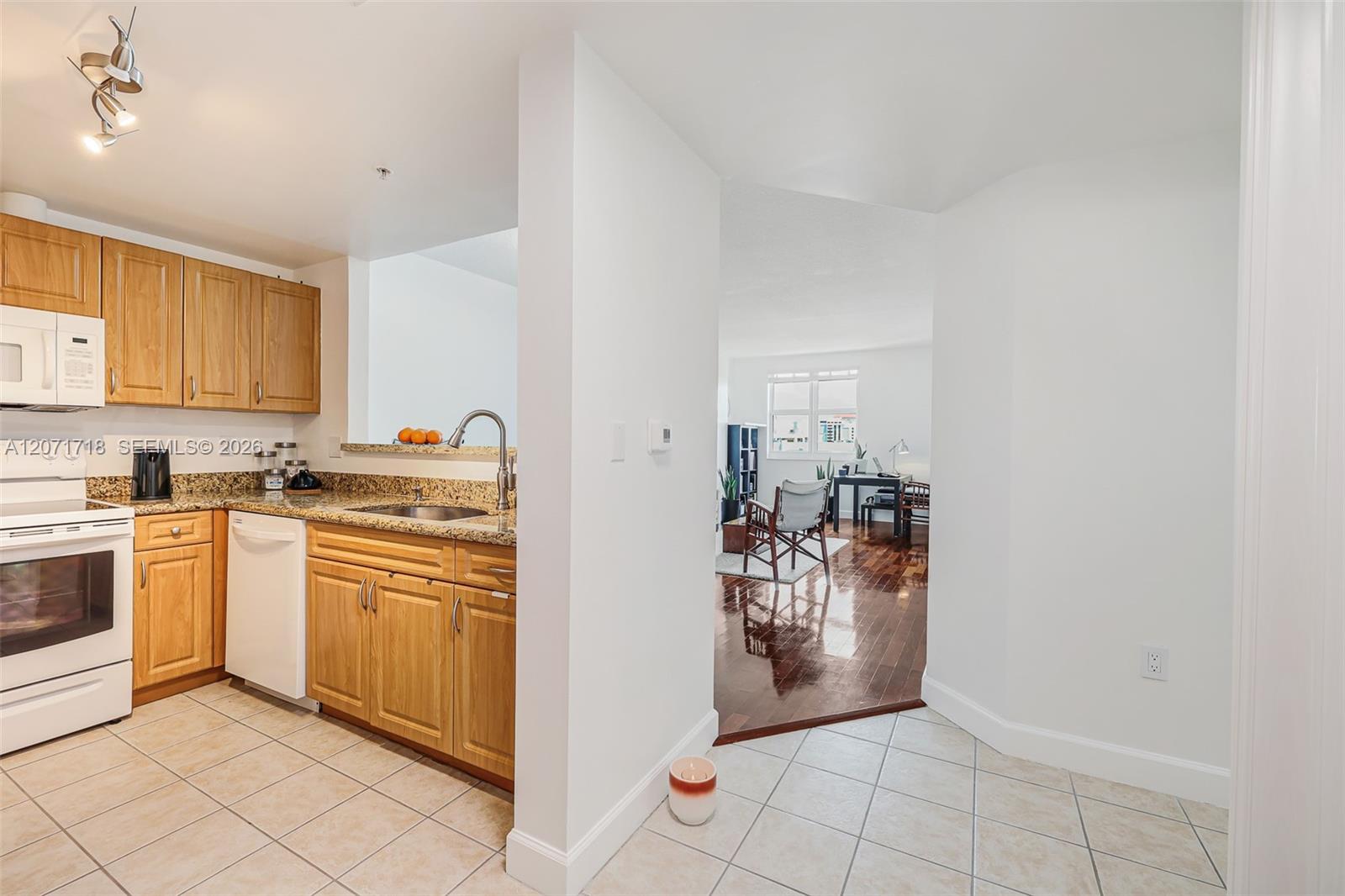 50 Menores Ave # 820 — Photo 2