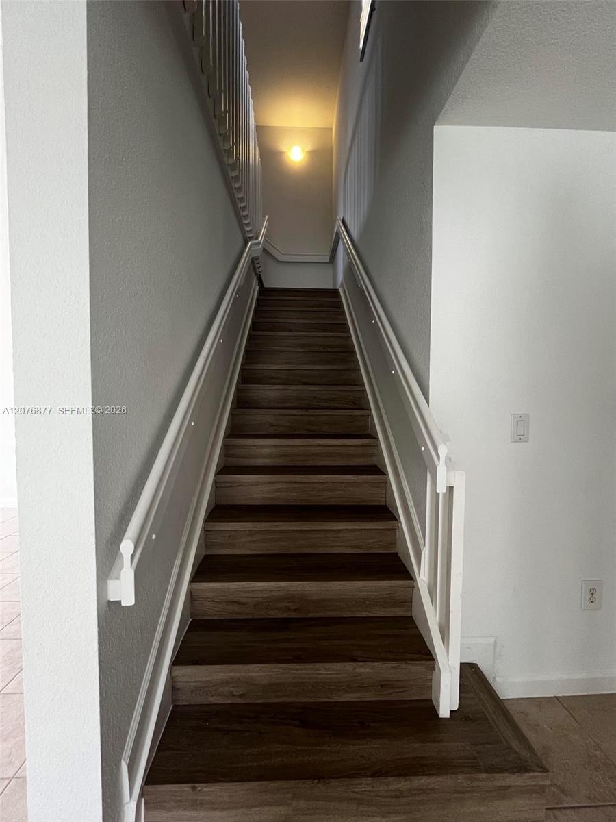 14041 SW 155th Ct — Photo 4