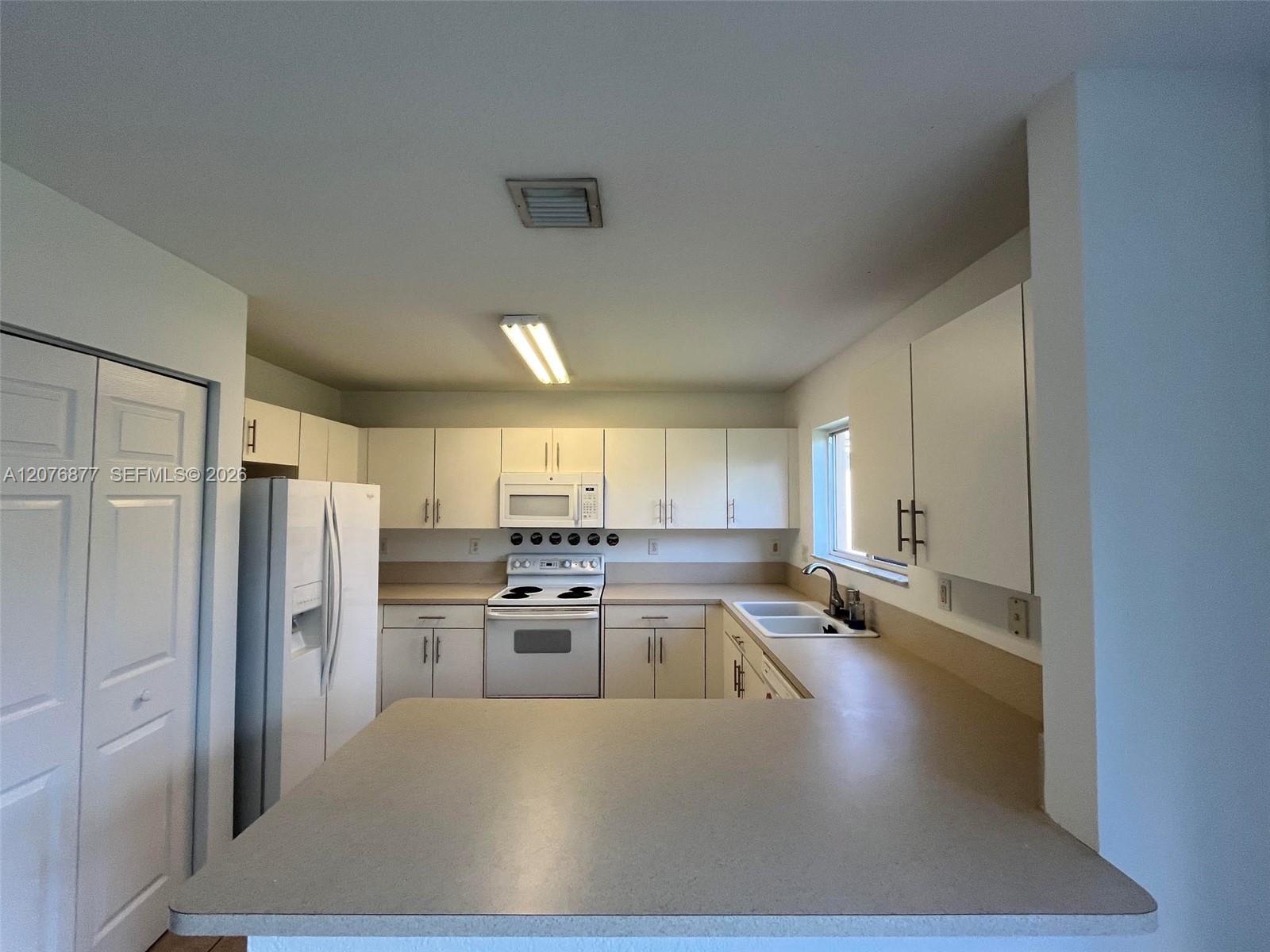 14041 SW 155th Ct — Photo 5