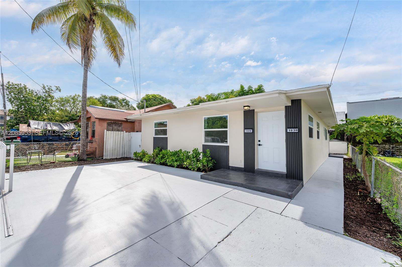 1028 NW 24th St — Photo 5