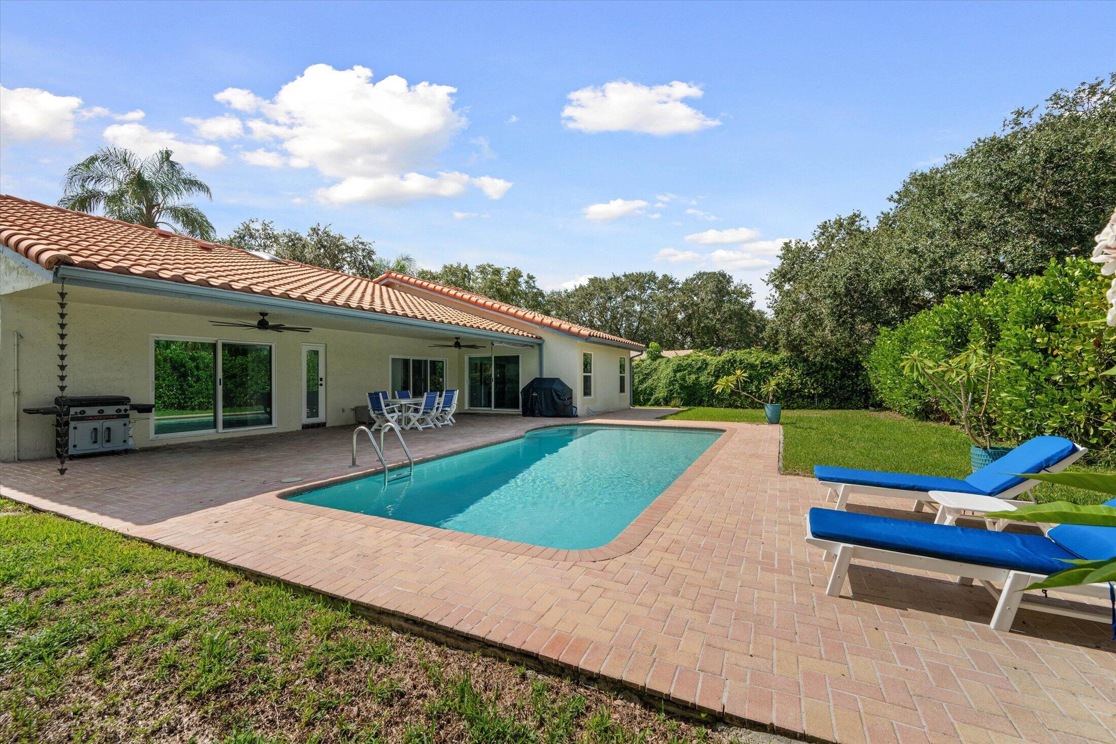 4850 NW 92nd Terrace — Photo 3