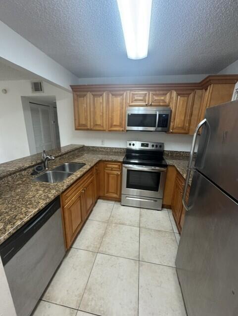 1495 LAKE CRYSTAL Drive # G — Photo 4