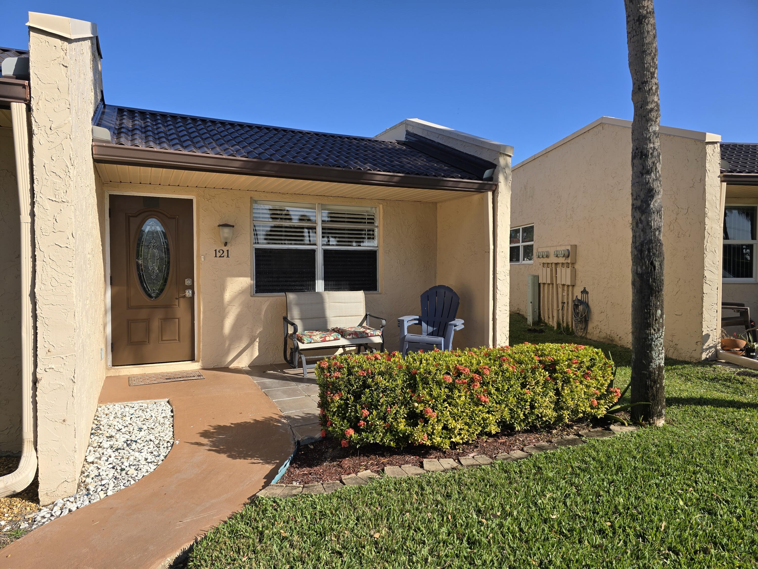 121 Lake Gloria Drive, West Palm Beach FL 33411