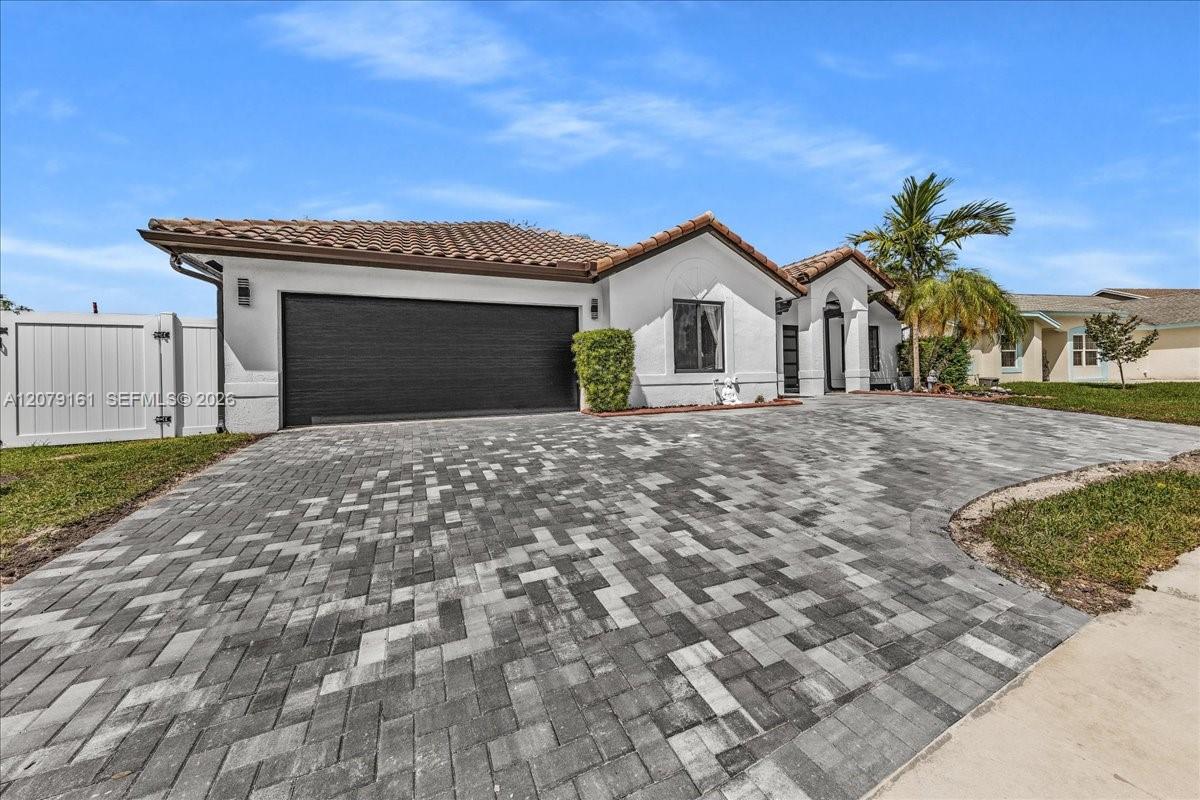 15056 SW 10th St — Photo 3