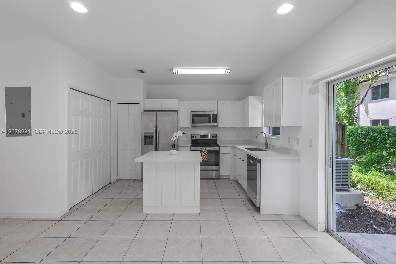 2992 SE 15th Ave — Photo 5