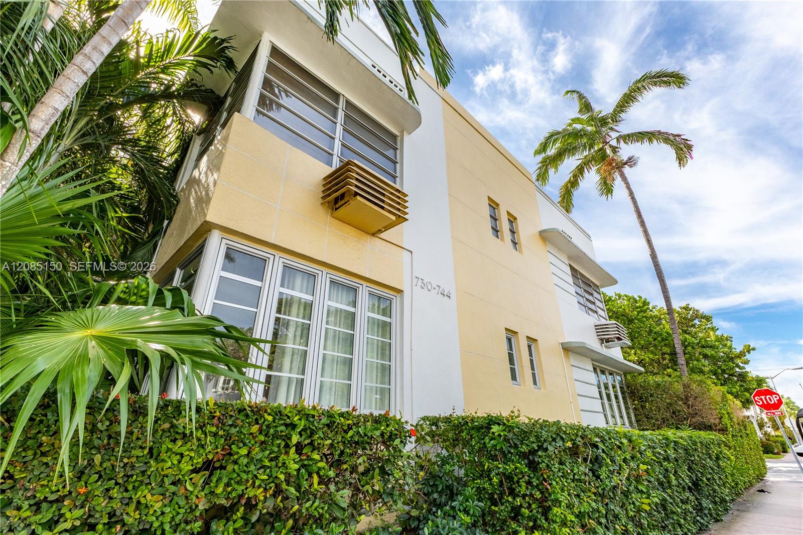 742 10th St # 209, Miami Beach FL 33139