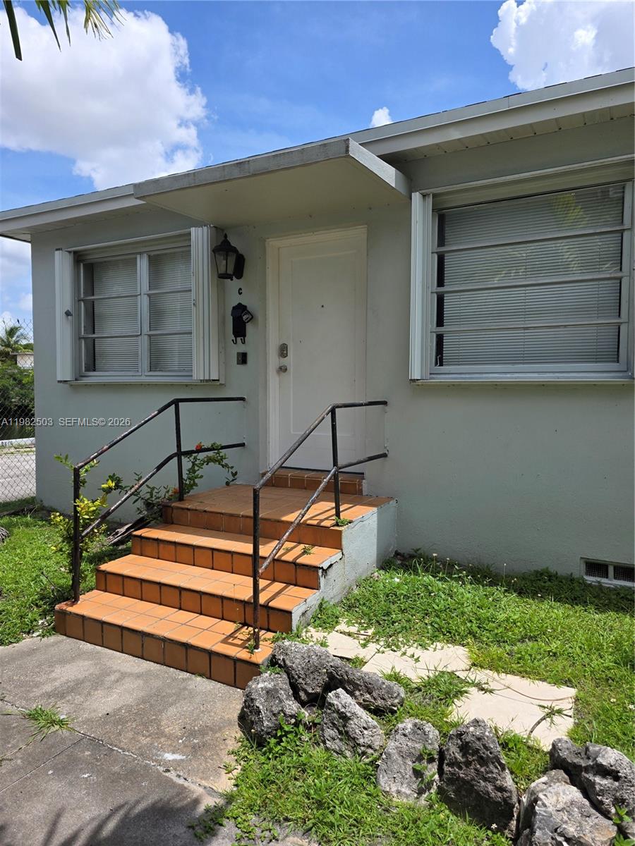 57 Esplanade Dr # C, Miami Springs FL 33166