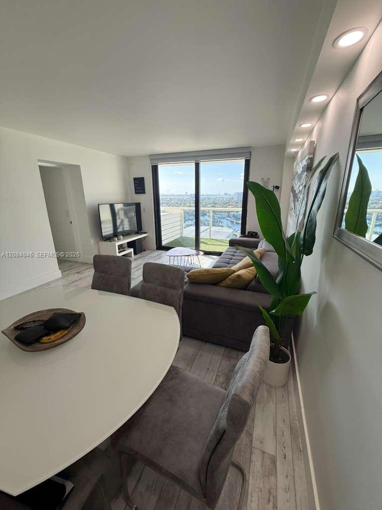 13499 Biscayne Blvd # 1414 — Photo 3