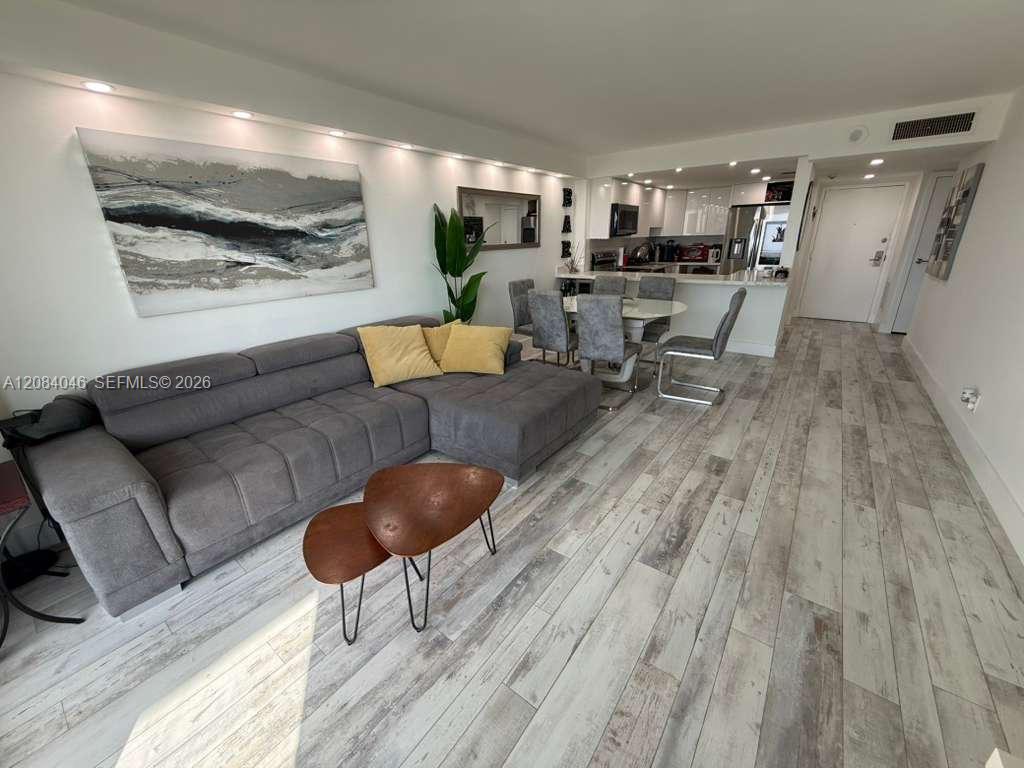 13499 Biscayne Blvd # 1414 — Photo 4