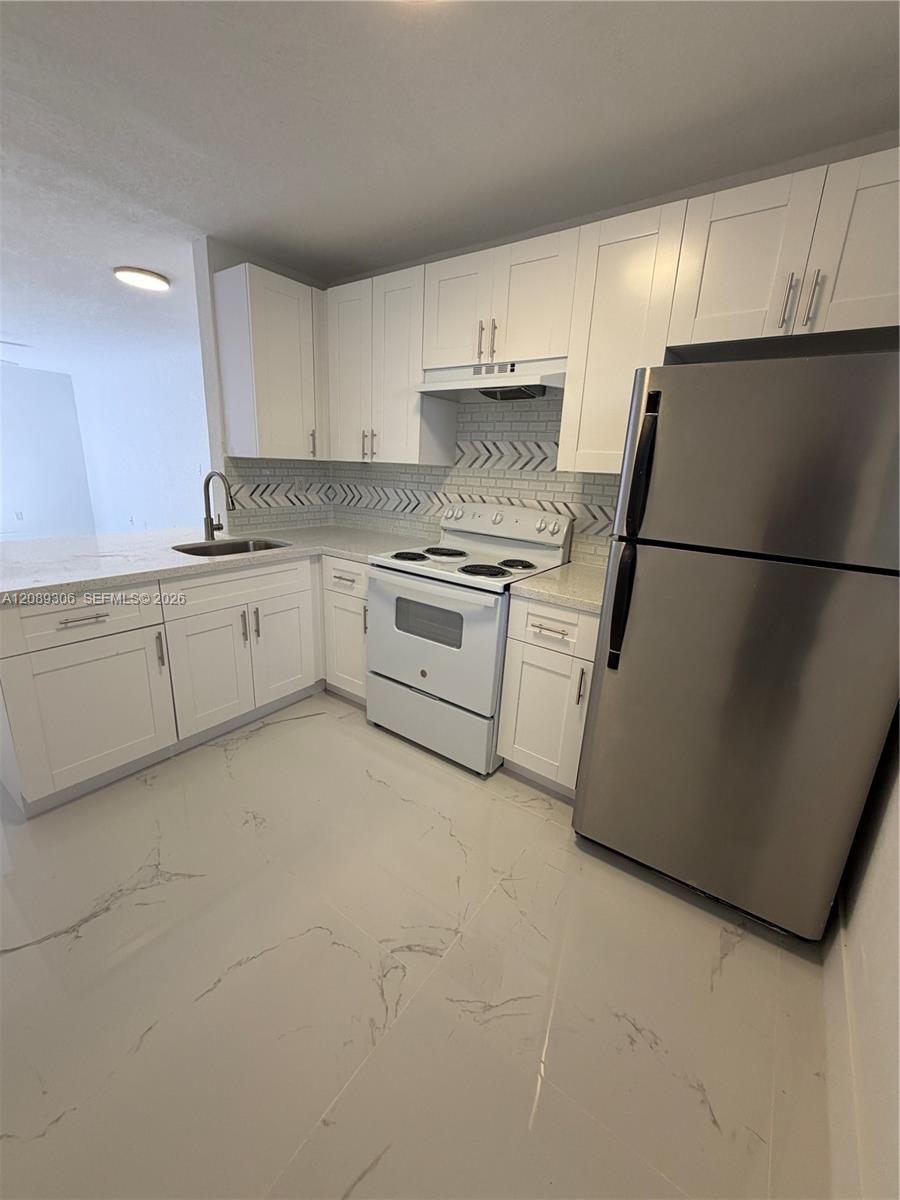 1653 NW 1st St # 1 — Photo 3