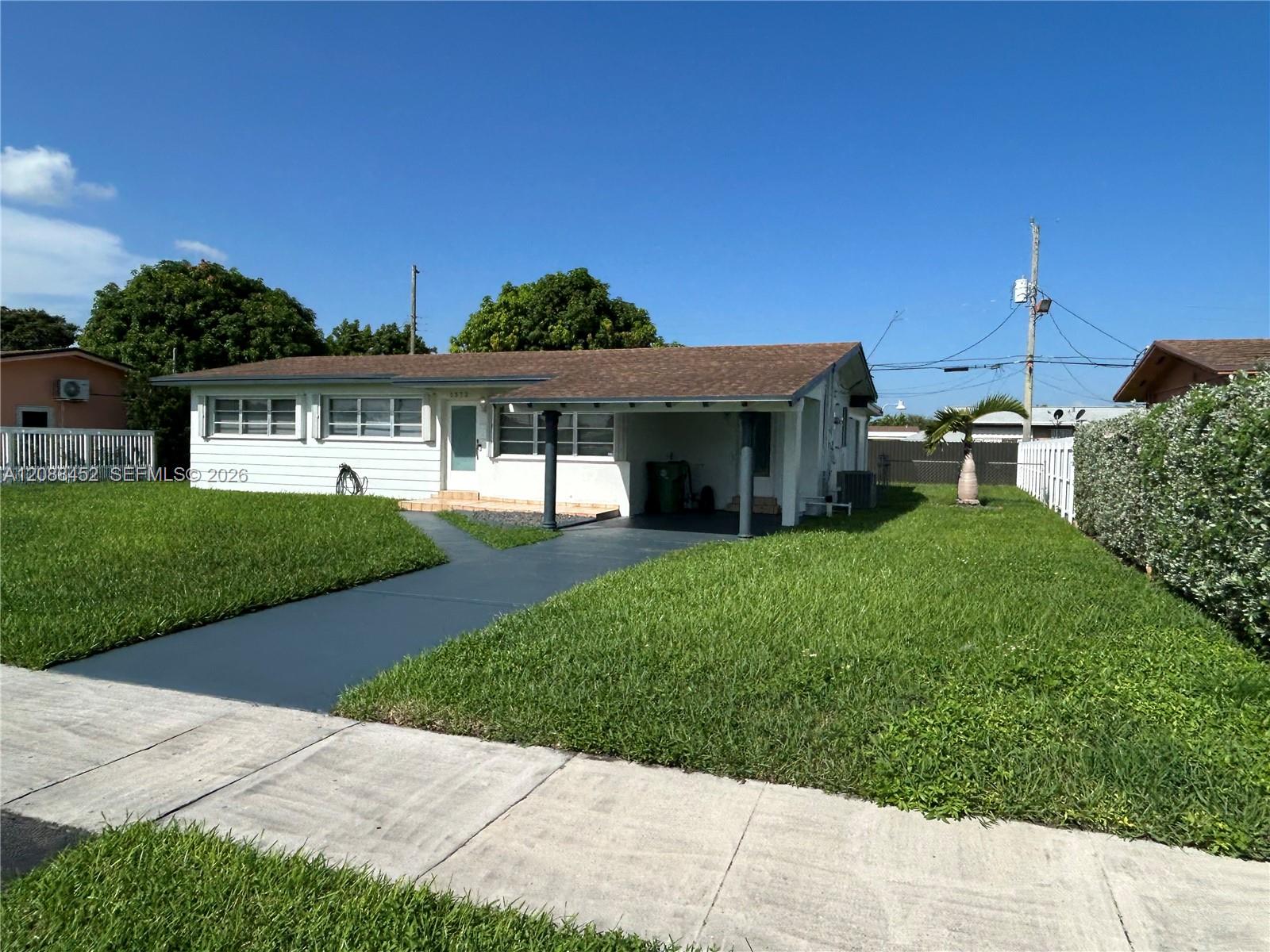 5372 W 4th Ln — Photo 2