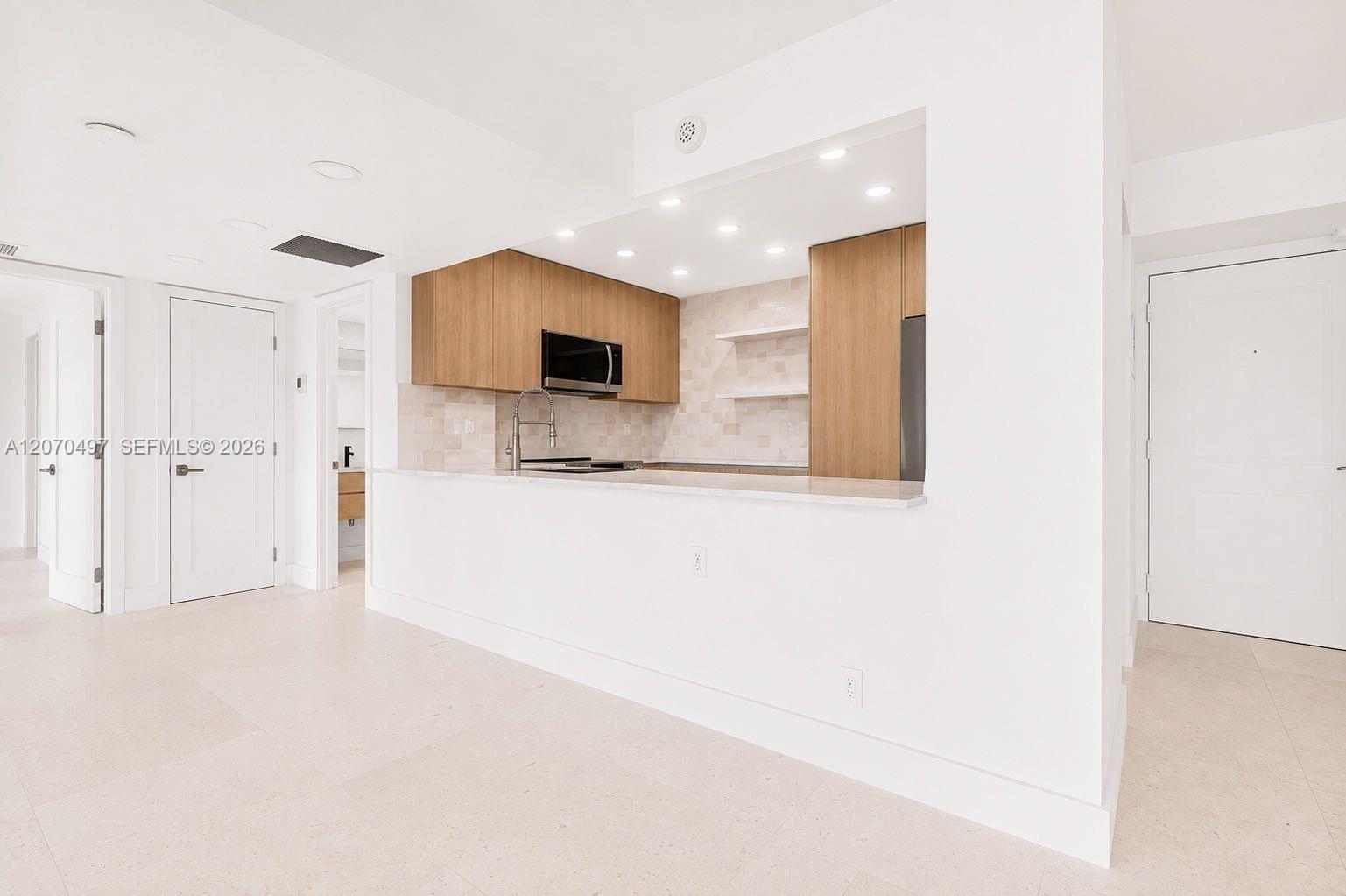100 Bayview Dr # 1626 View 8