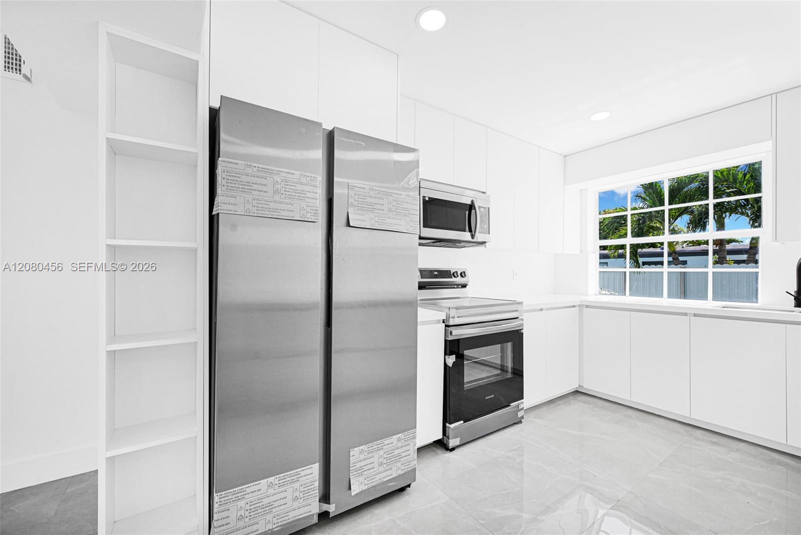 4040 SW 108th Ave — Photo 2