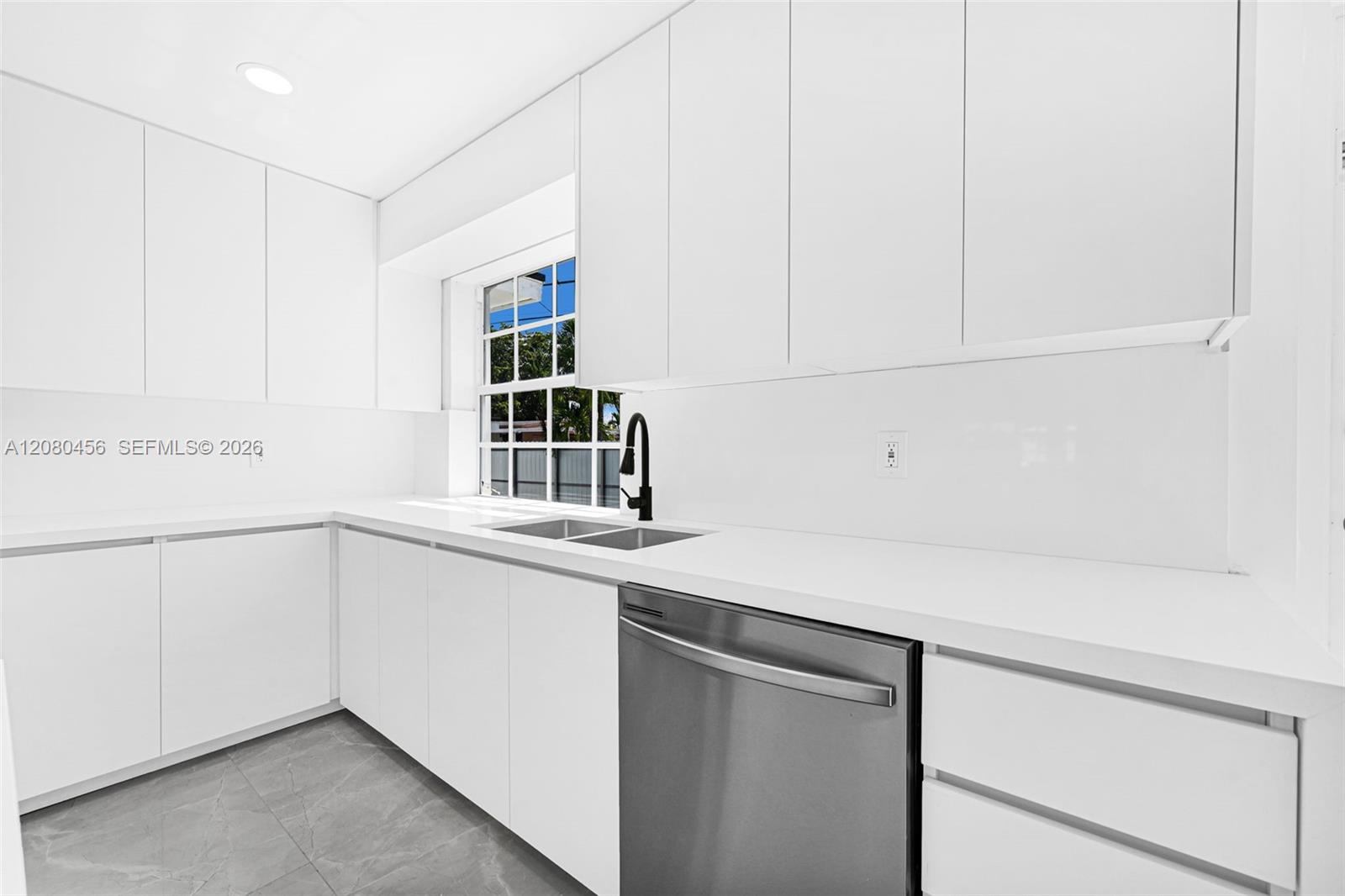 4040 SW 108th Ave — Photo 3