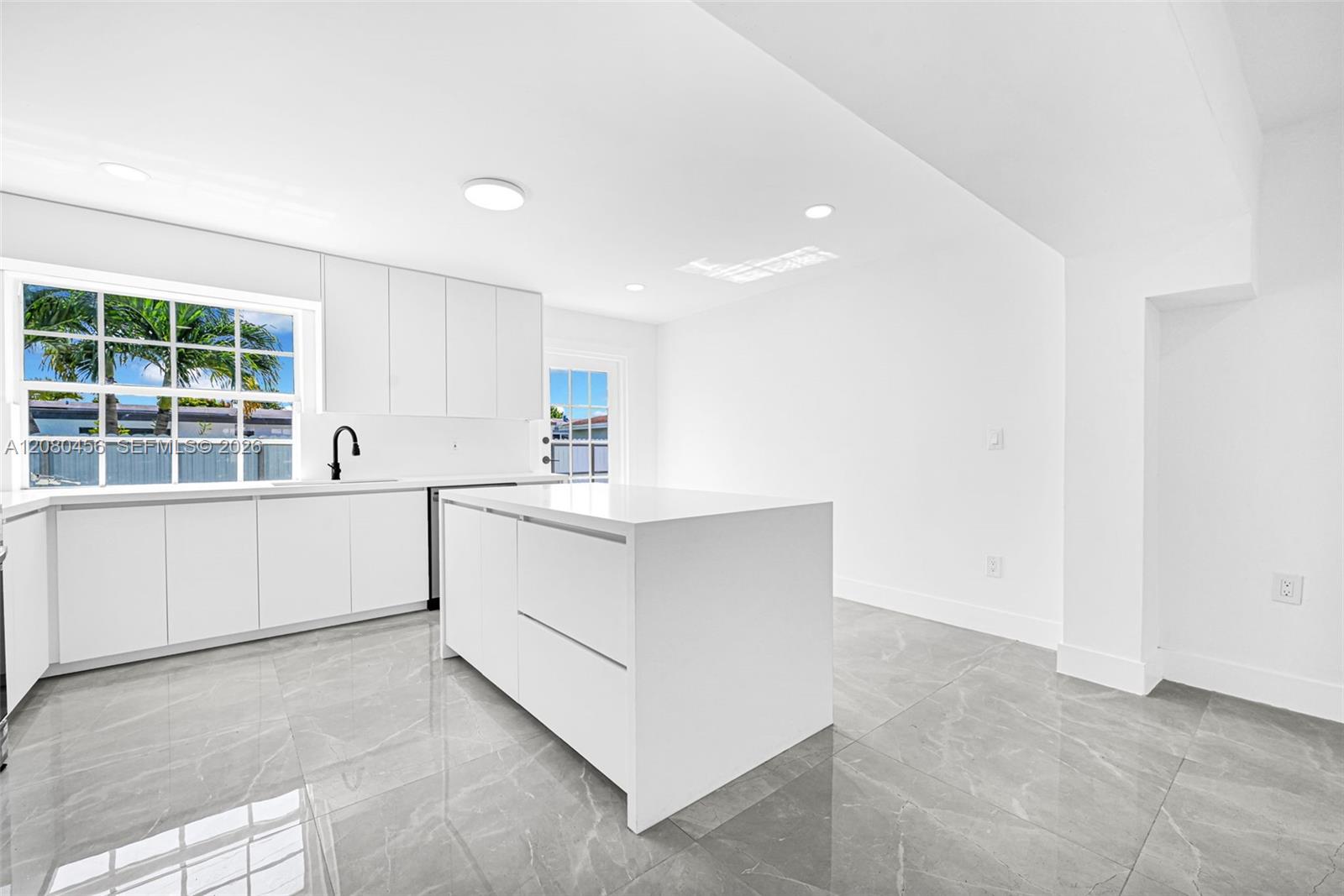 4040 SW 108th Ave — Photo 5