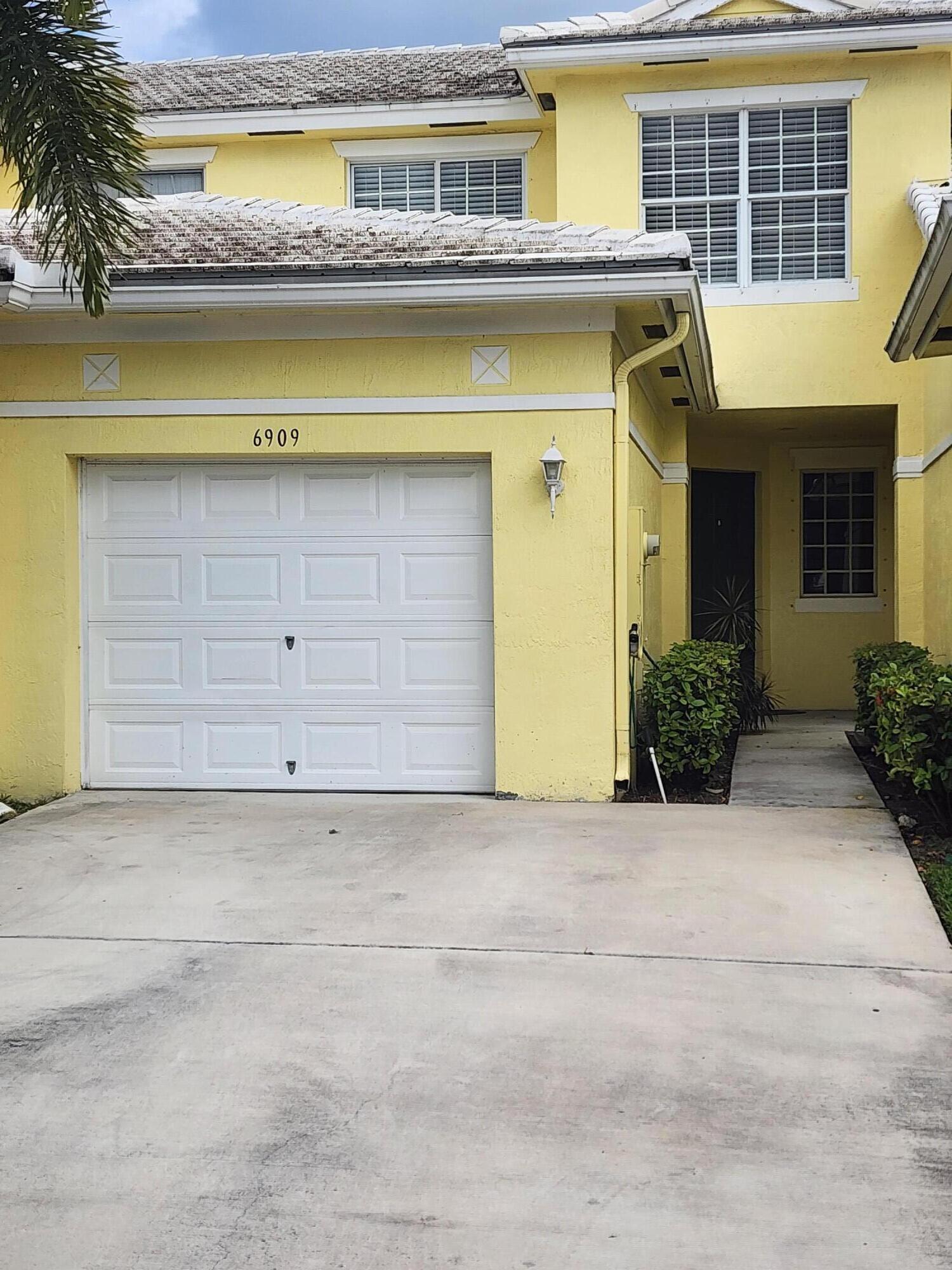 6909 Blue Skies Drive — Photo 2