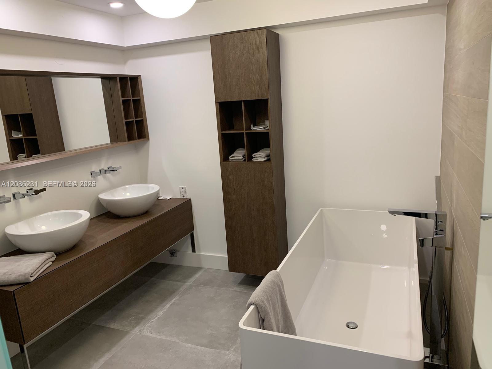 210 Sea View Dr # 506 — Photo 3