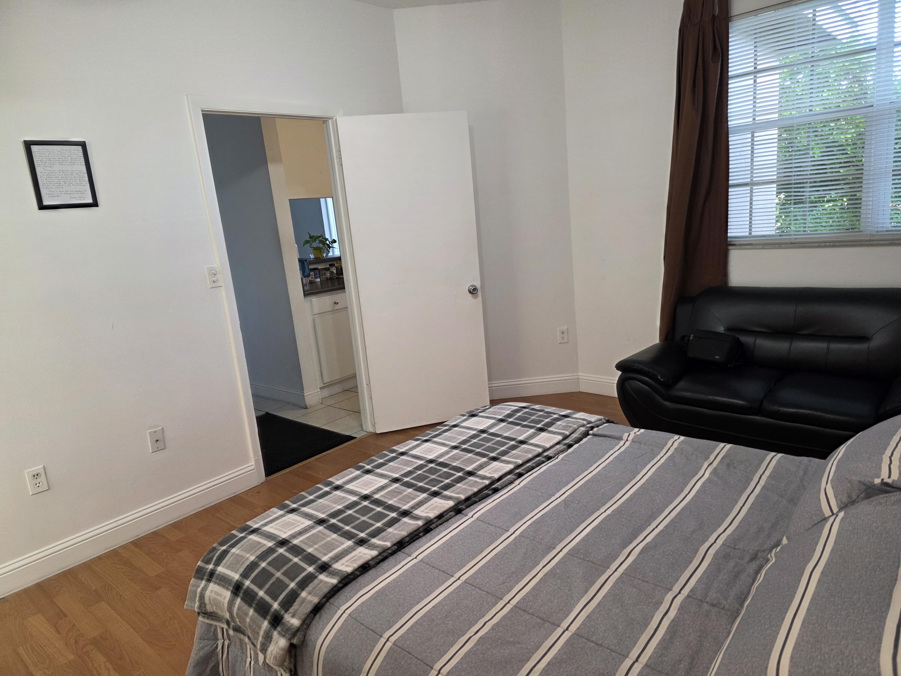 1821 NW 96TH Terrace # 5C — Photo 4