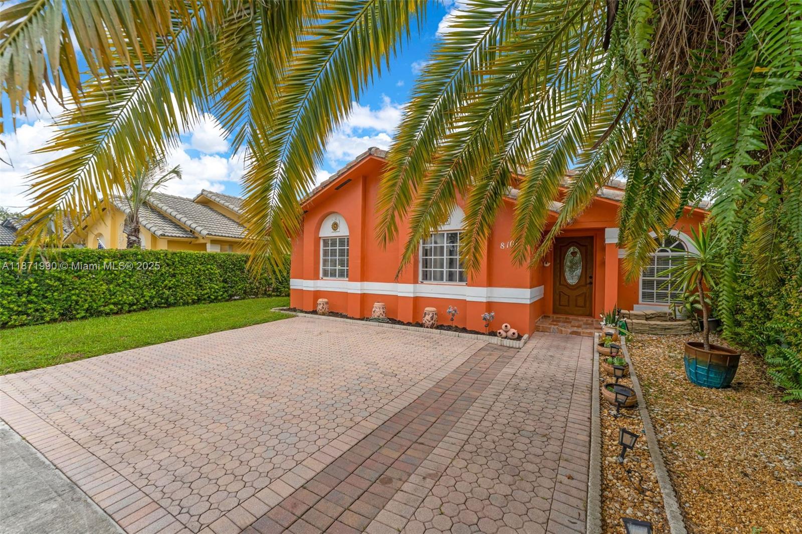 8101 SW 159th Ct — Photo 2