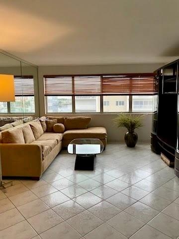 111 Golden Isles Dr # E4 — Photo 4