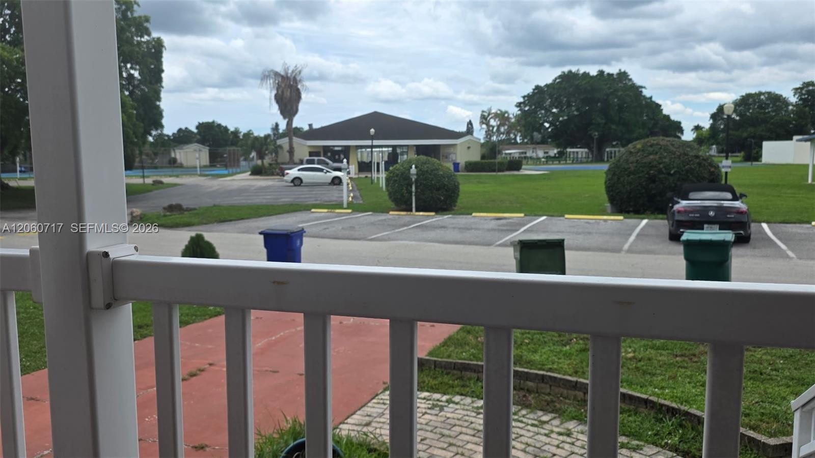 6515 Colonial Dr — Photo 3
