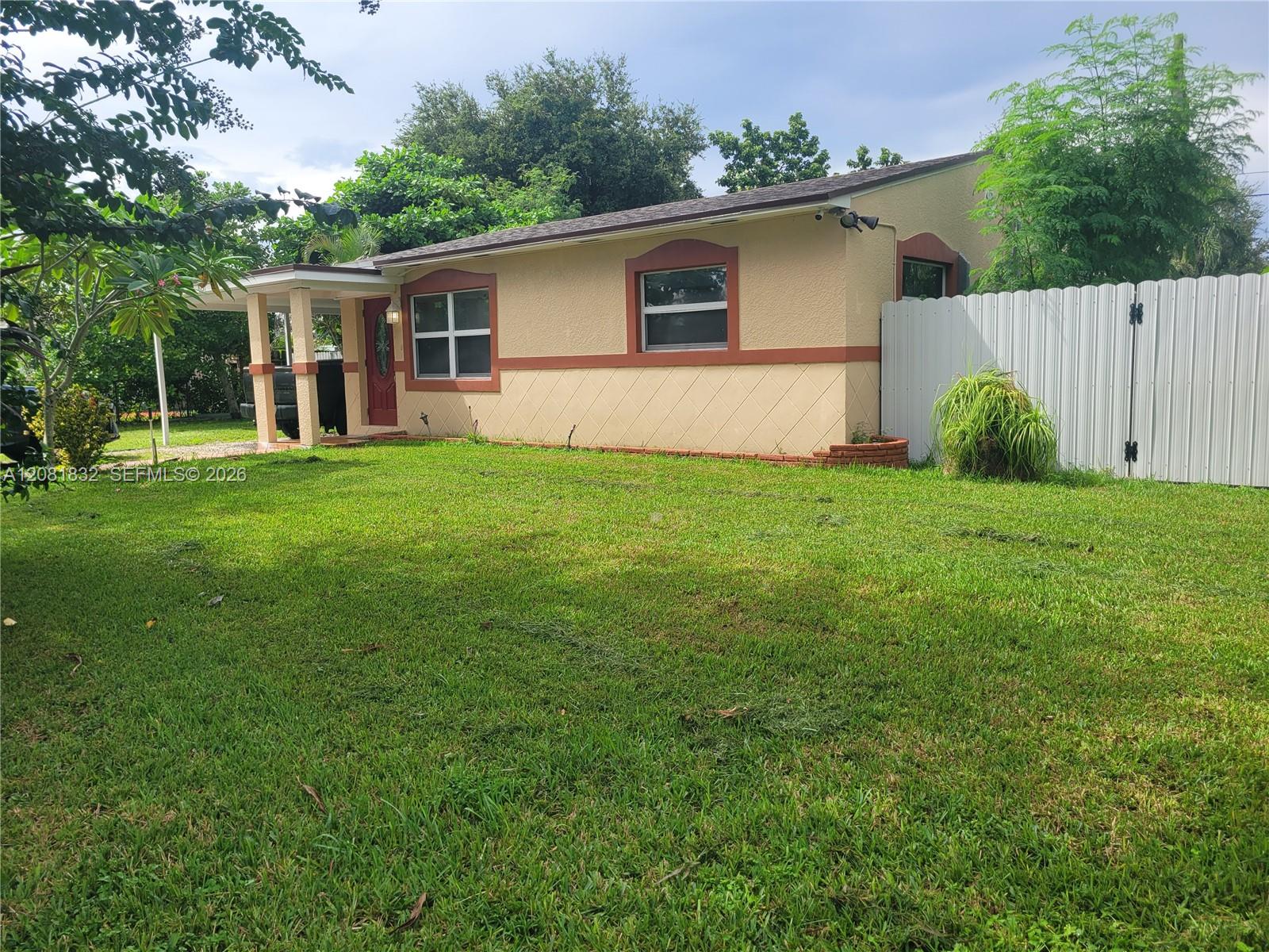 6131 Fletcher St — Photo 2