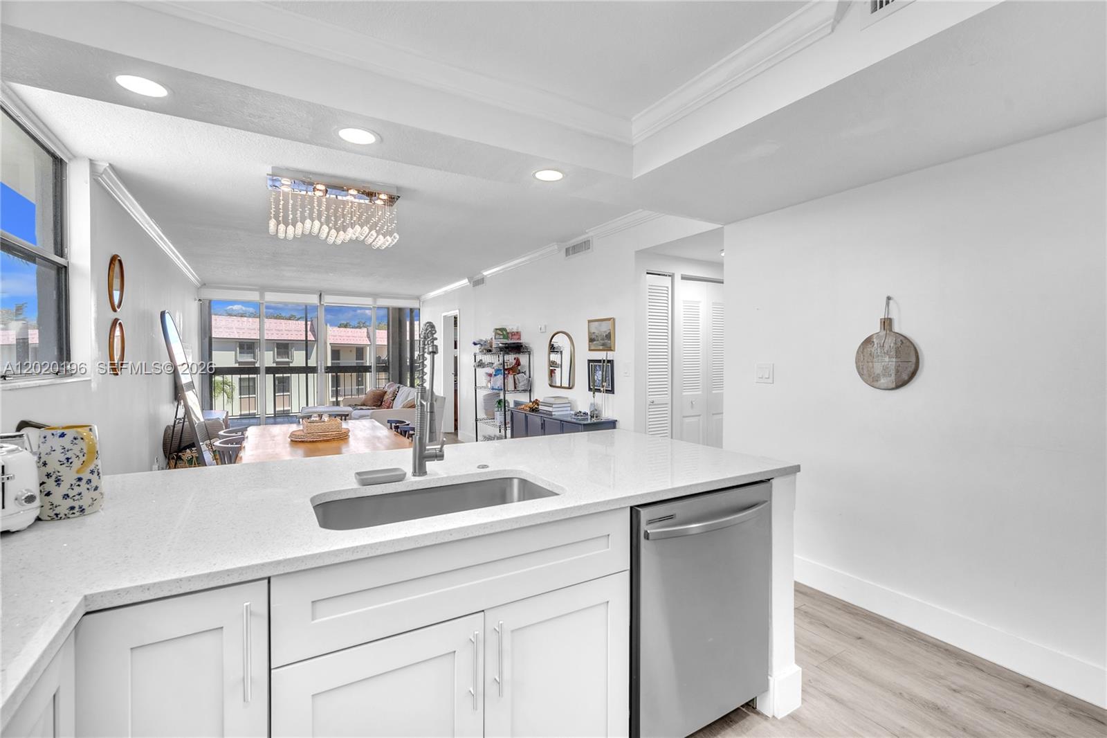 8437 Forest Hills Dr # 304 — Photo 3