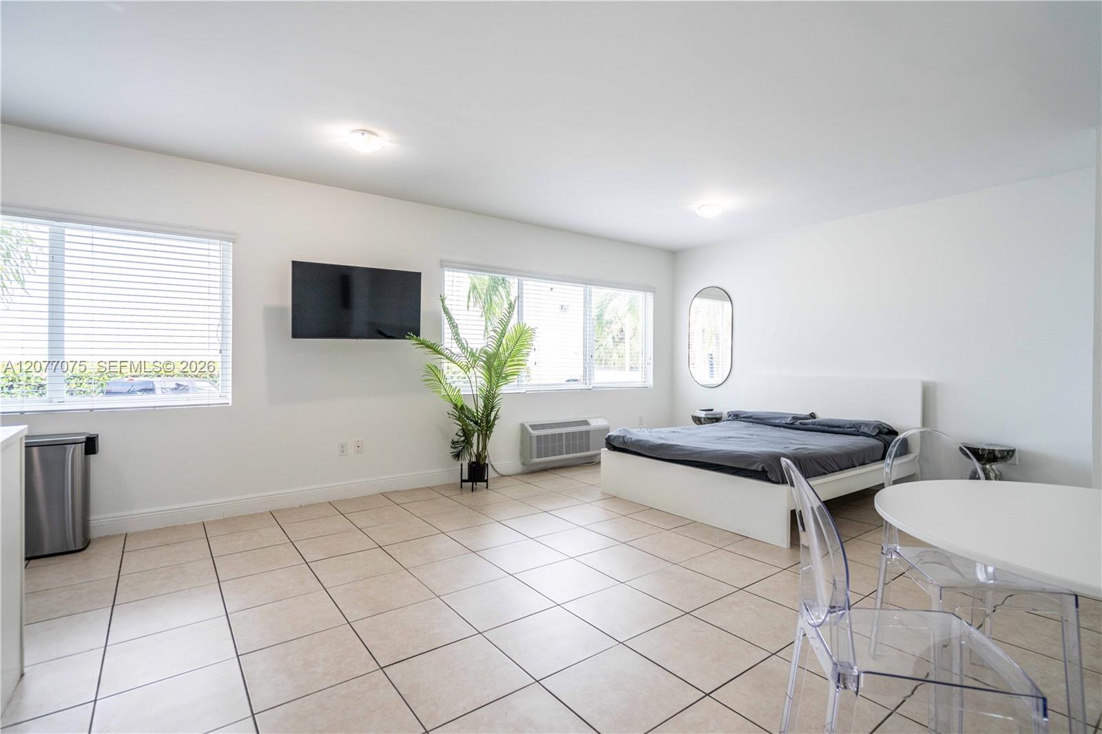 6971 Carlyle Ave # 102 — Photo 2