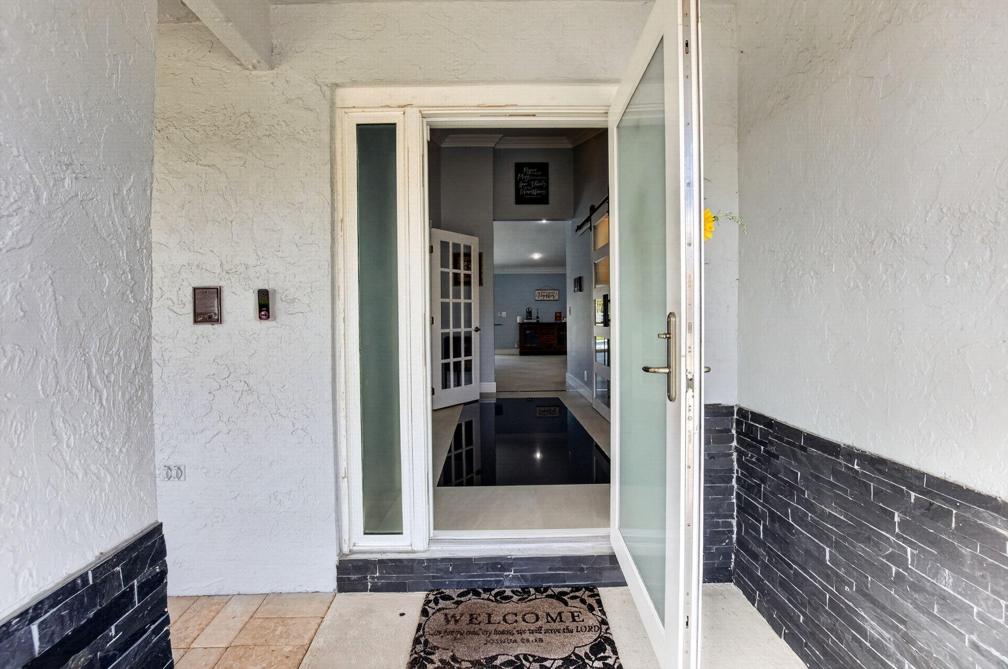 9696 Majestic Way — Photo 5