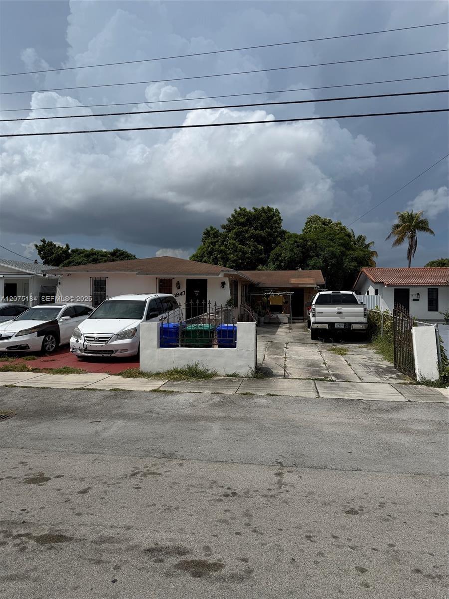 1845 NW 16th St, Miami FL 33125