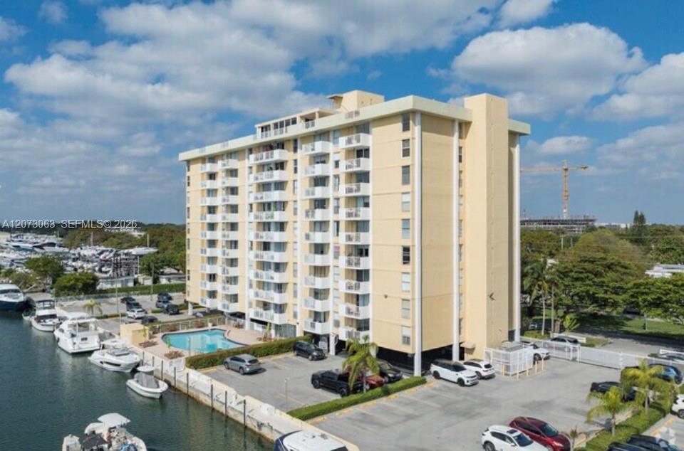 2000 NE 135th St # 405, North Miami FL 33181