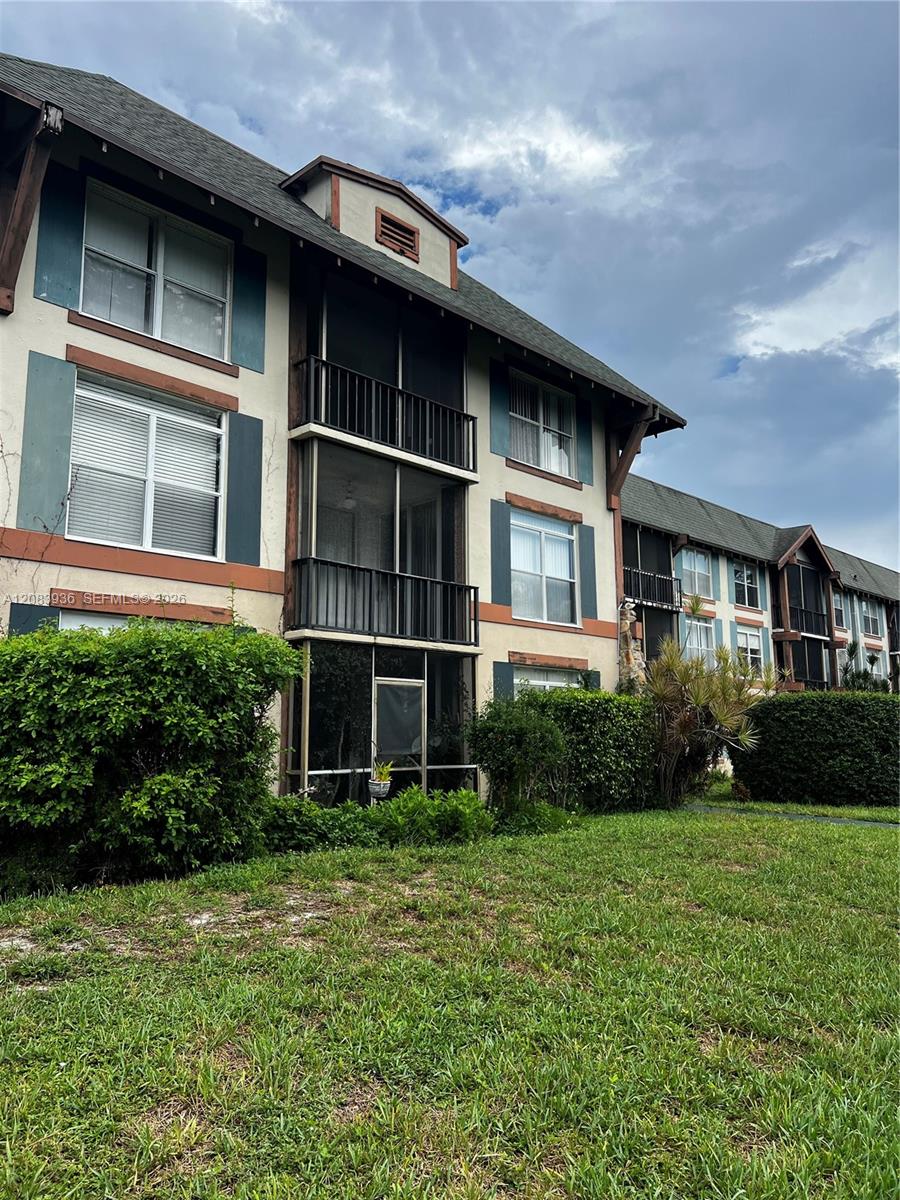 3720 Inverrary Dr # 1W — Photo 4