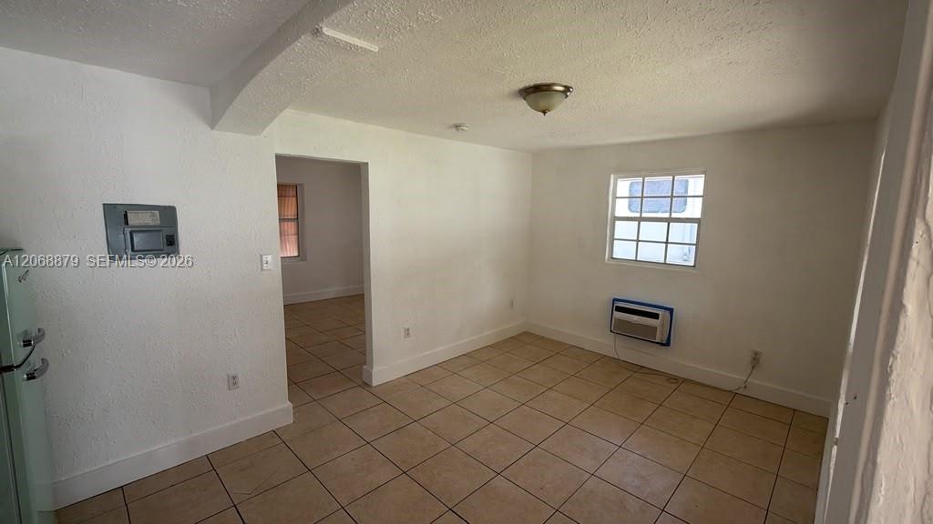 7305 NW 17th Ct — Photo 3