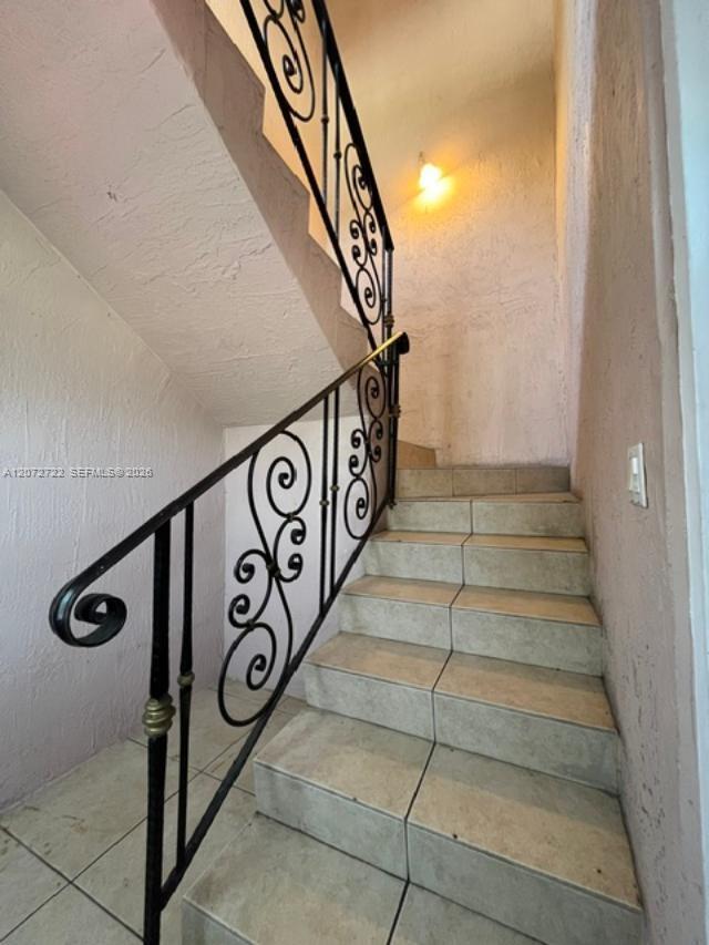 PRIVATE STAIRCASE