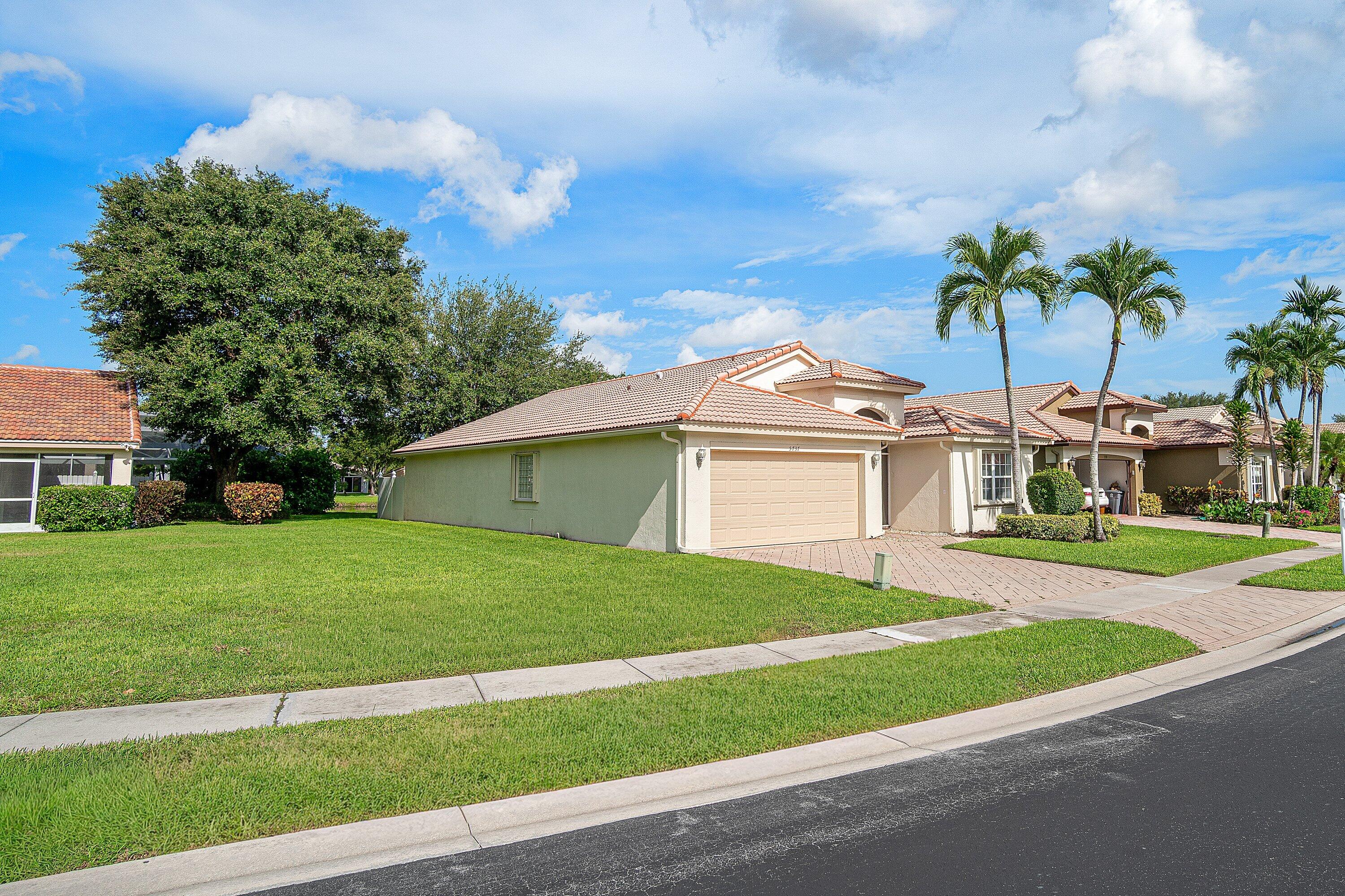 5737 Royal Club Drive — Photo 2