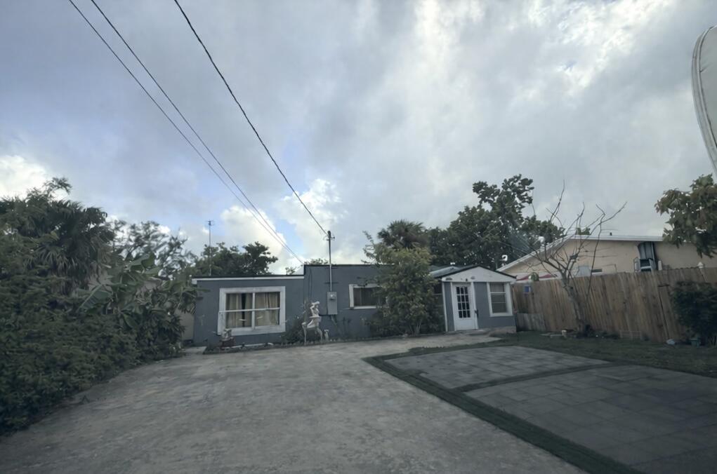 2686 Summit Boulevard — Photo 3