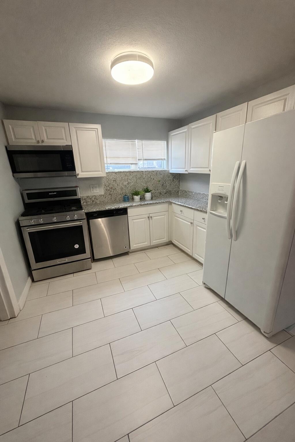 2686 Summit Boulevard — Photo 5