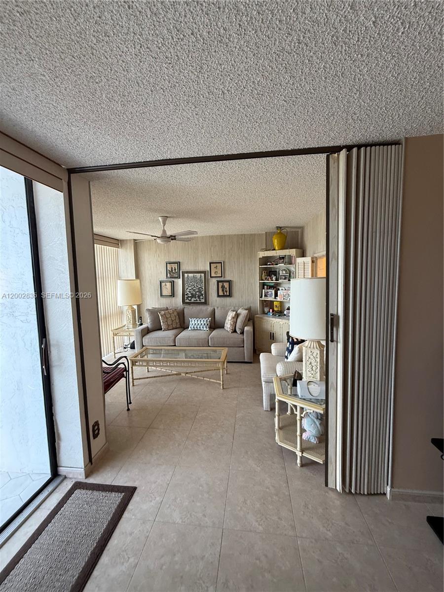 1000 Parkview Dr # 407 — Photo 5