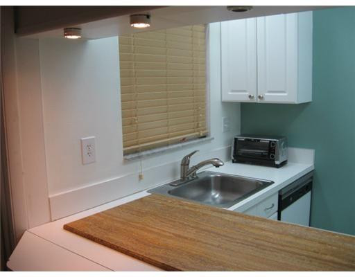 2400 NE 10th Street NE # 305 — Photo 2