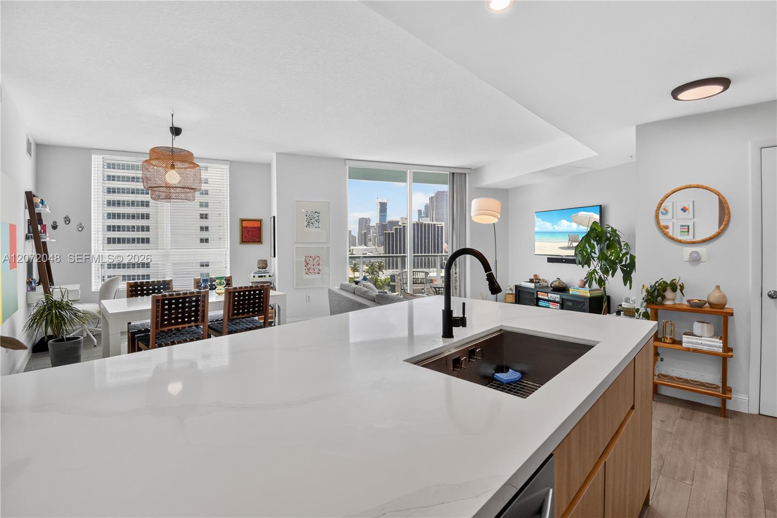 1900 N Bayshore Dr # 2019 — Photo 4