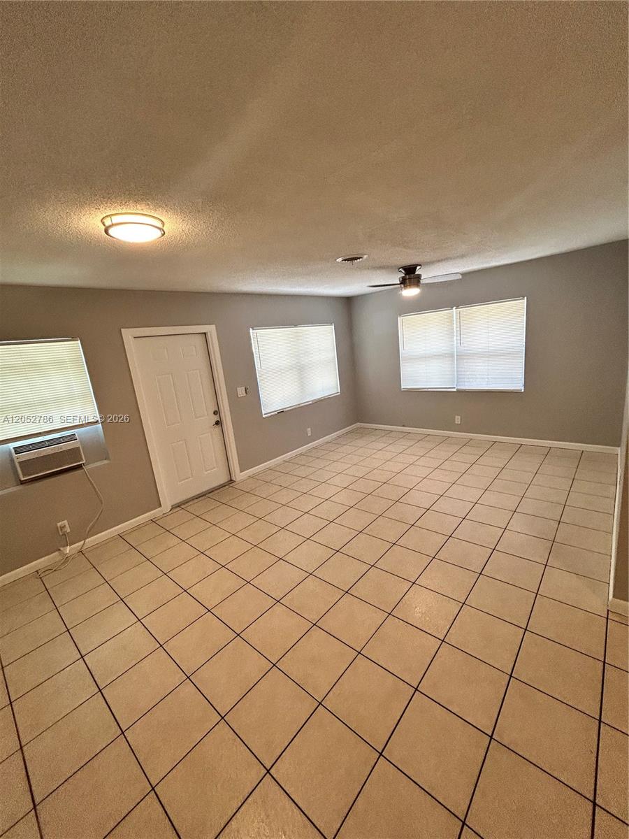 1508 NW 8th Ave # 1 — Photo 2