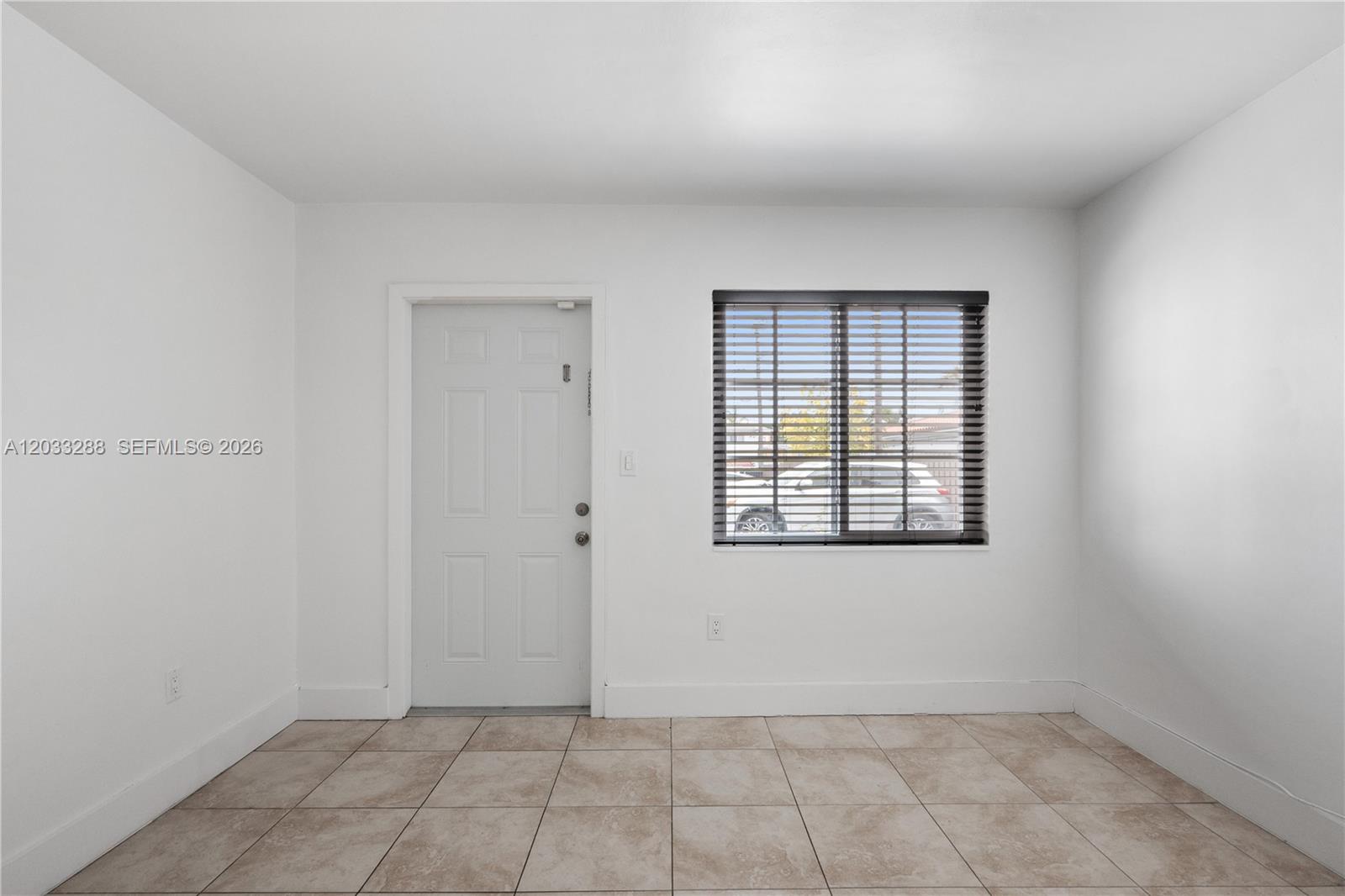 932 SW 6th St # 5 — Photo 3