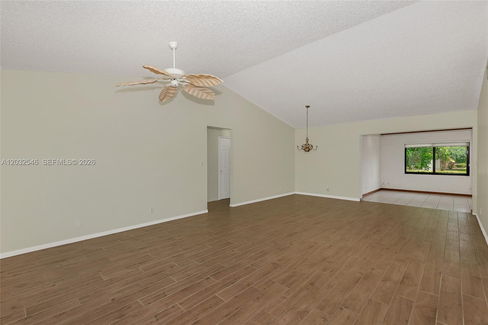 7905 Cloverfield Cir — Photo 3