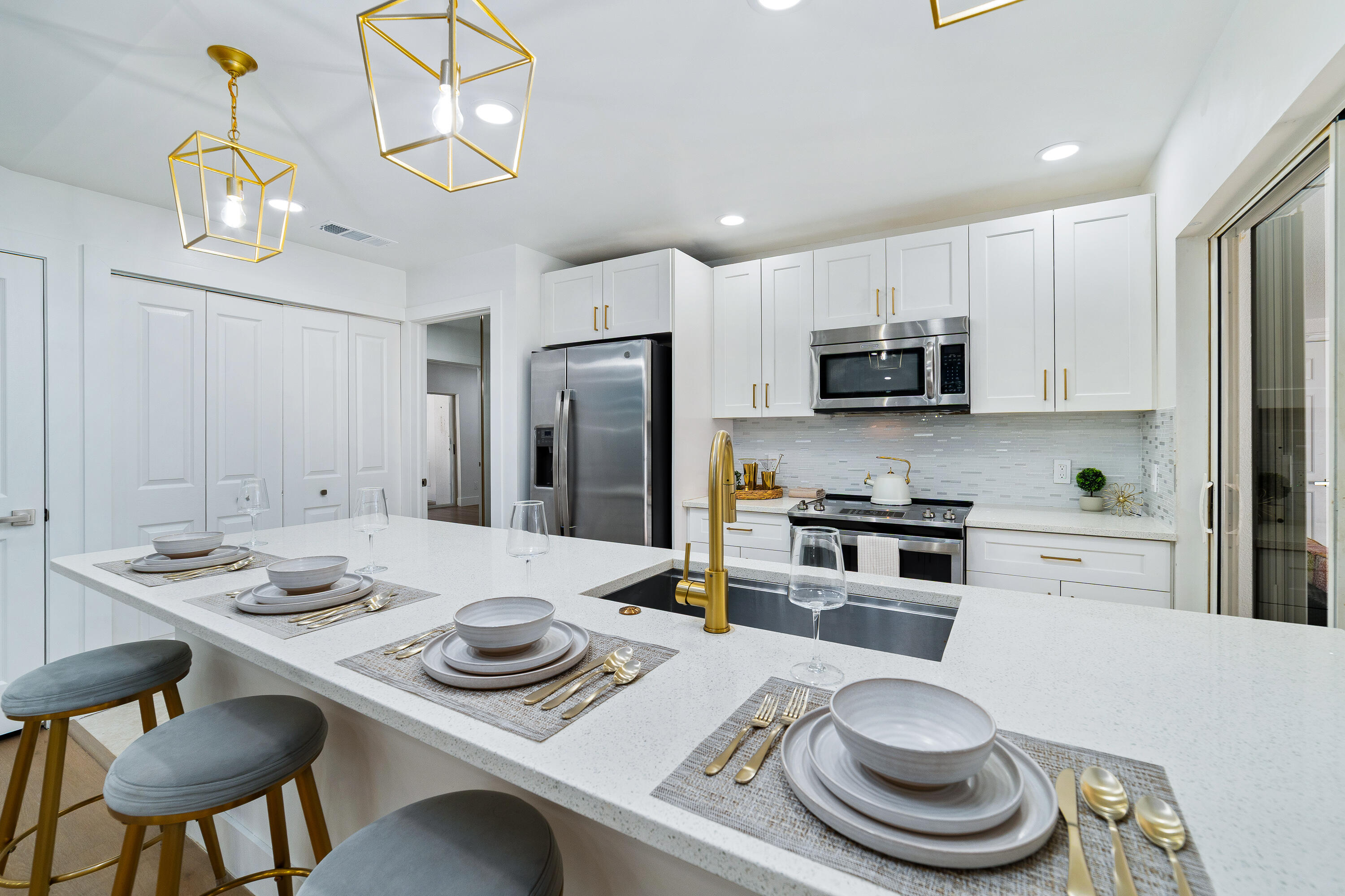 2301 PIN OAK Court, Palm Beach Gardens FL 33410