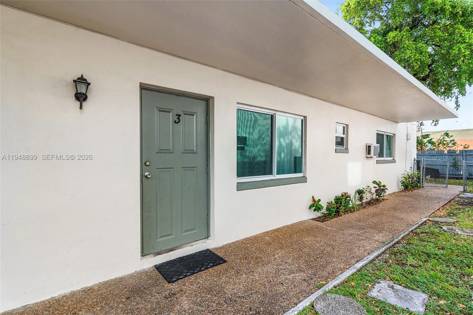 620 SW 7th St #1-7 — Photo 4