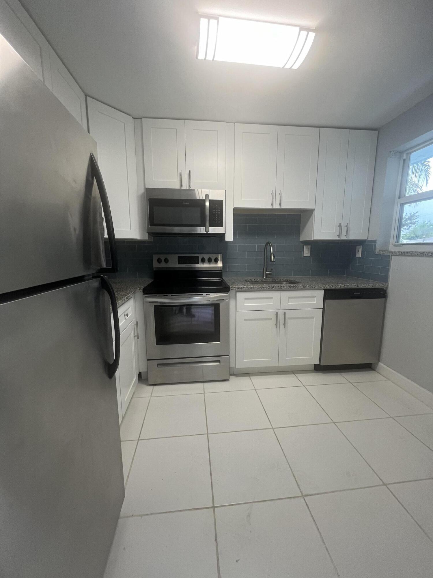 1001 SE 3rd Street # 1 — Photo 5