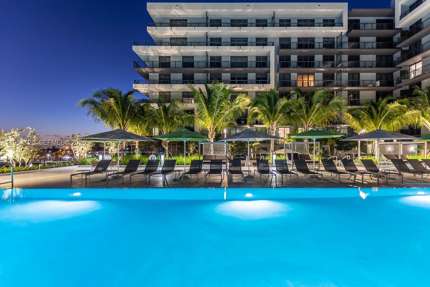 2960 NE 207 St # 810, Aventura FL 33180