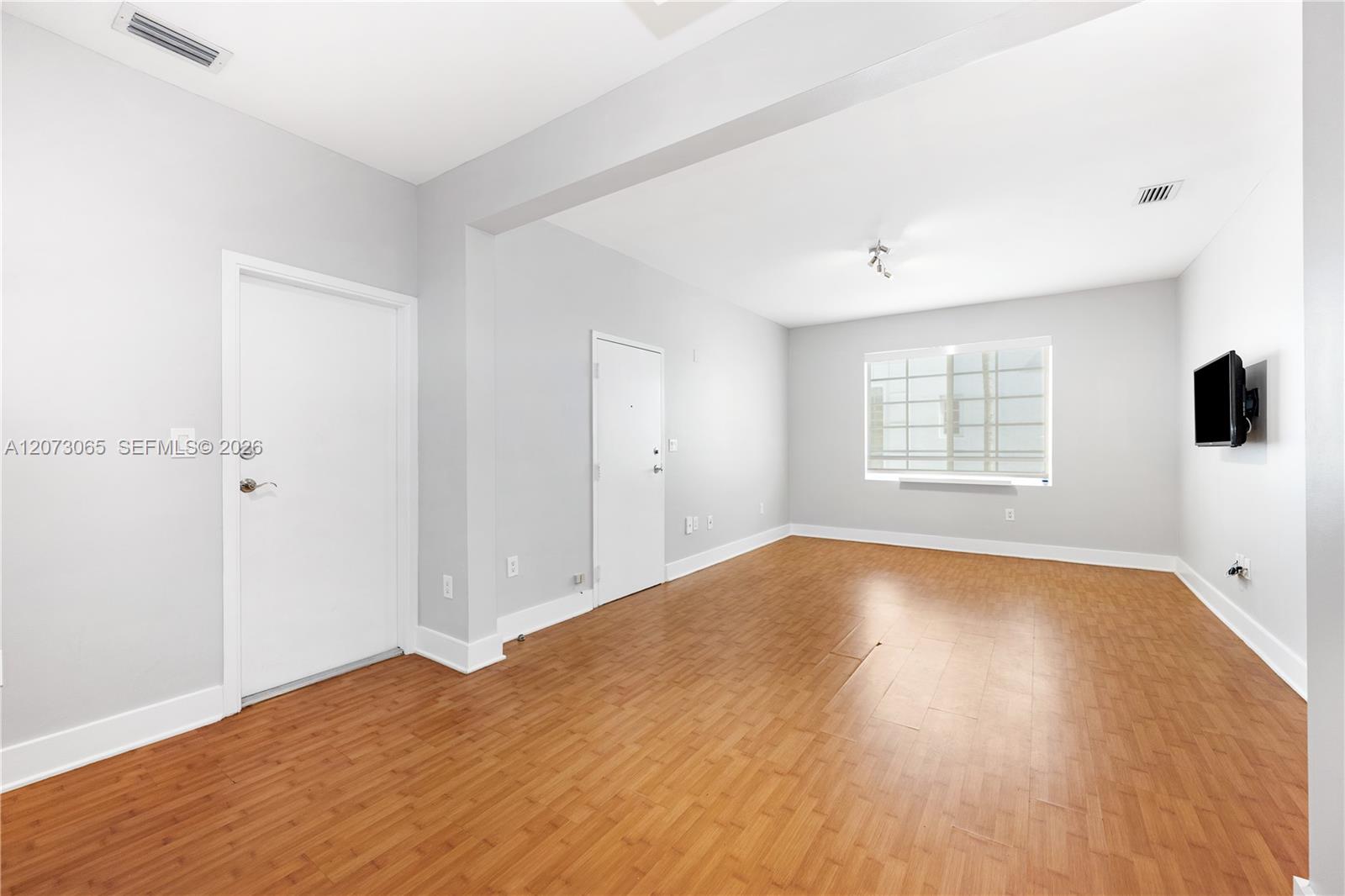 1000 Meridian Ave # 8 — Photo 3